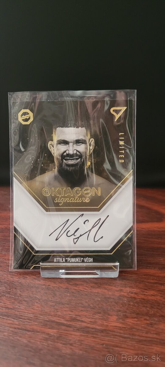 Predam Oktagon podpisanu karticku Attila Vegh