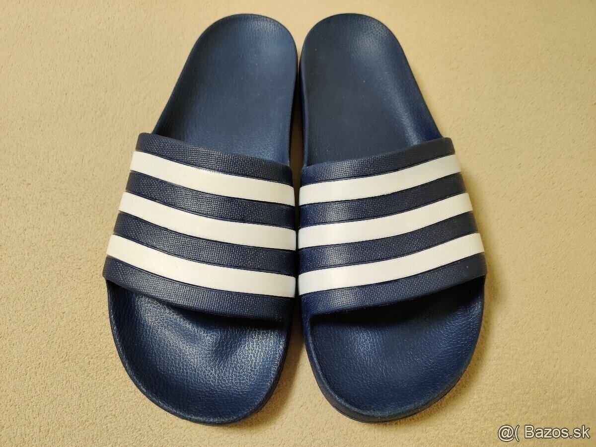 Šľapky Adidas v dobrom stave originálne.,,,
