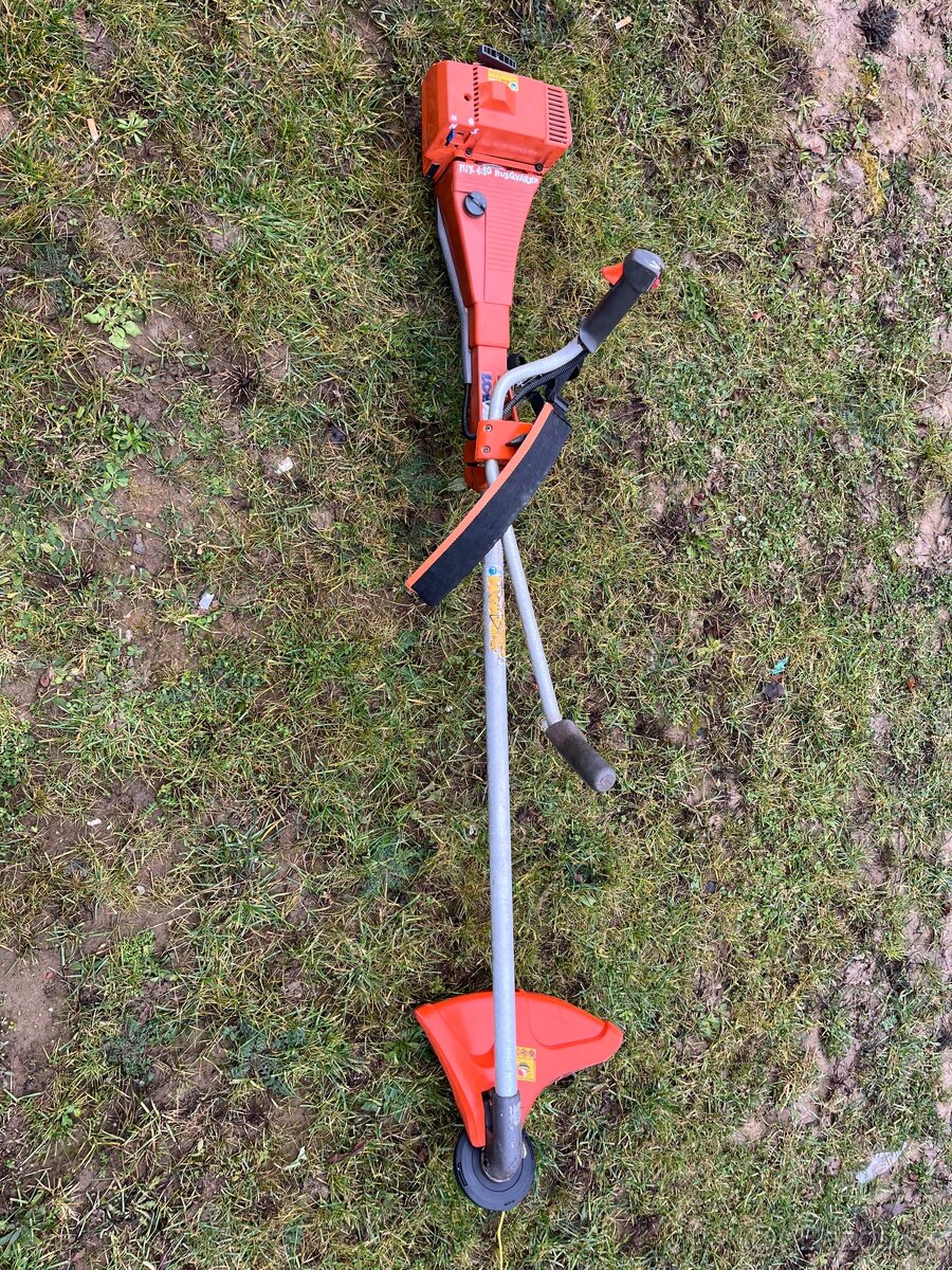 Krovinorez Husqvarna 245RX