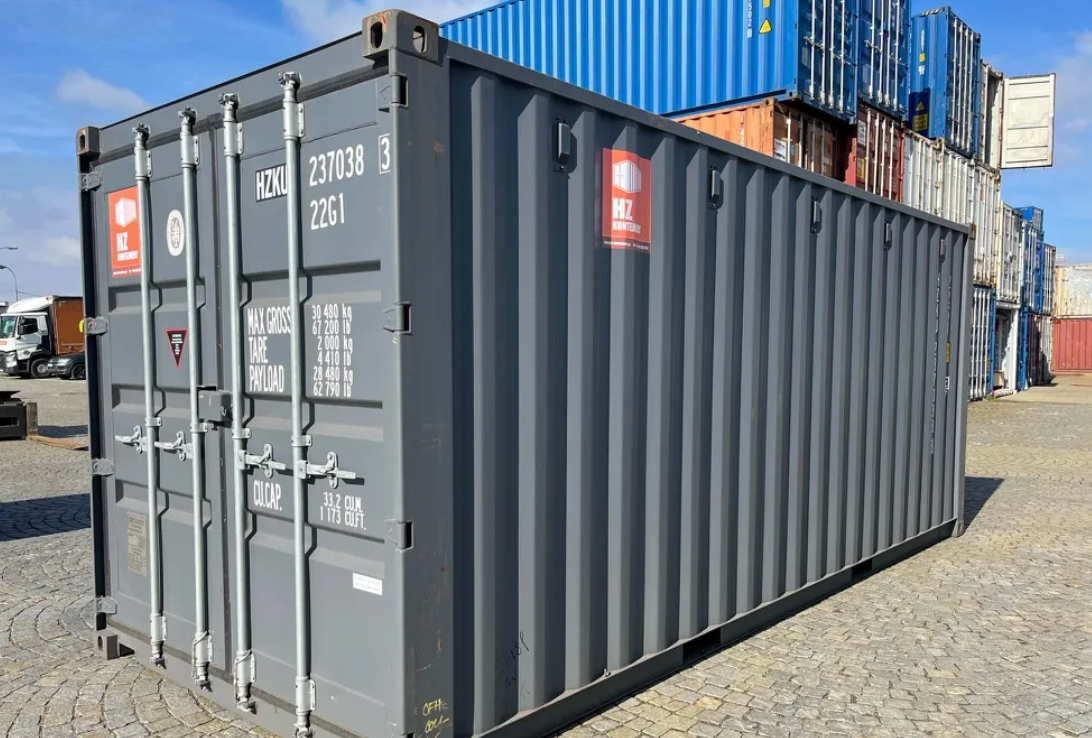 Kúpim lodný kontajner