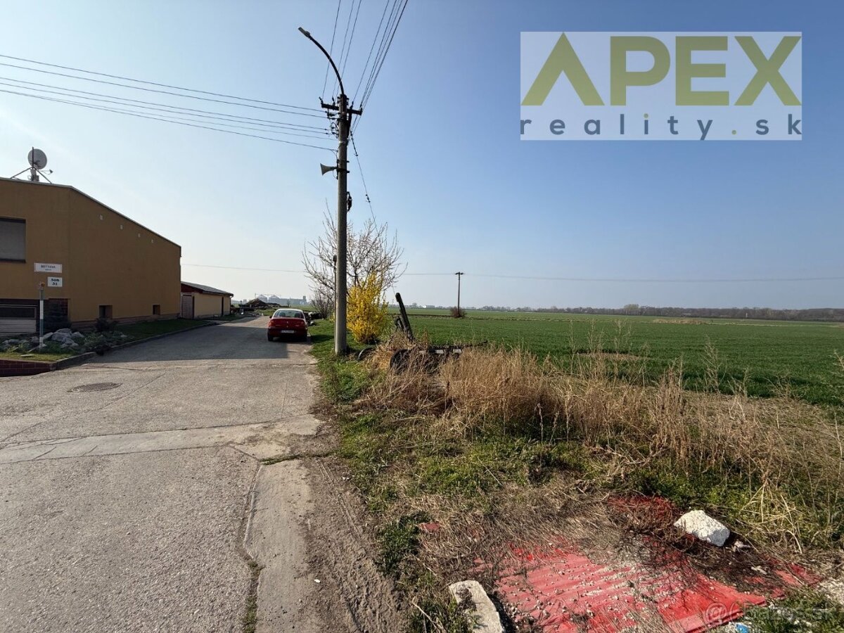 Exkluzívne APEX reality stavebný pozemok 800 m2 Červeník