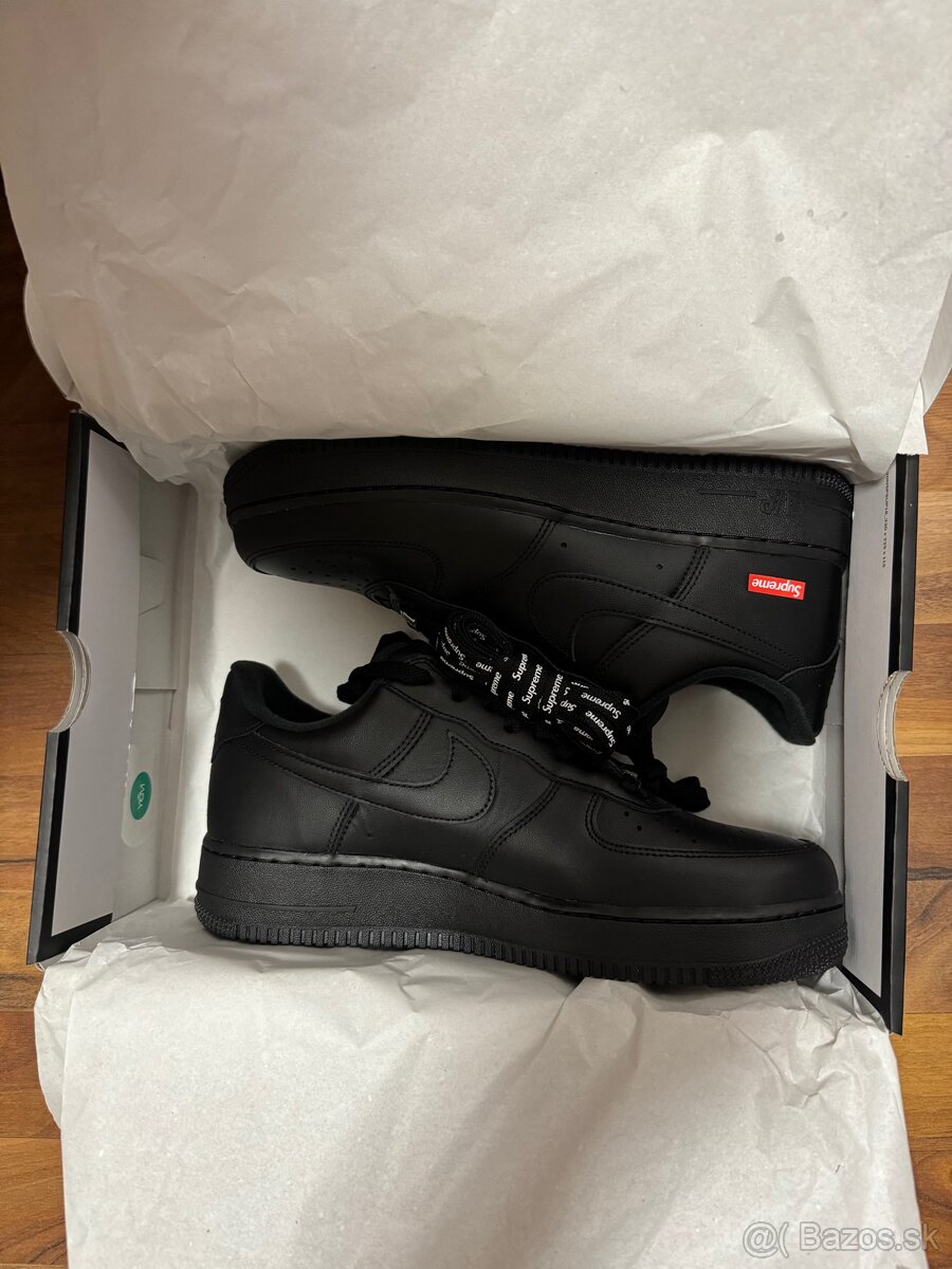 Supreme®/Nike® Air Force 1 Low – veľkosť 43