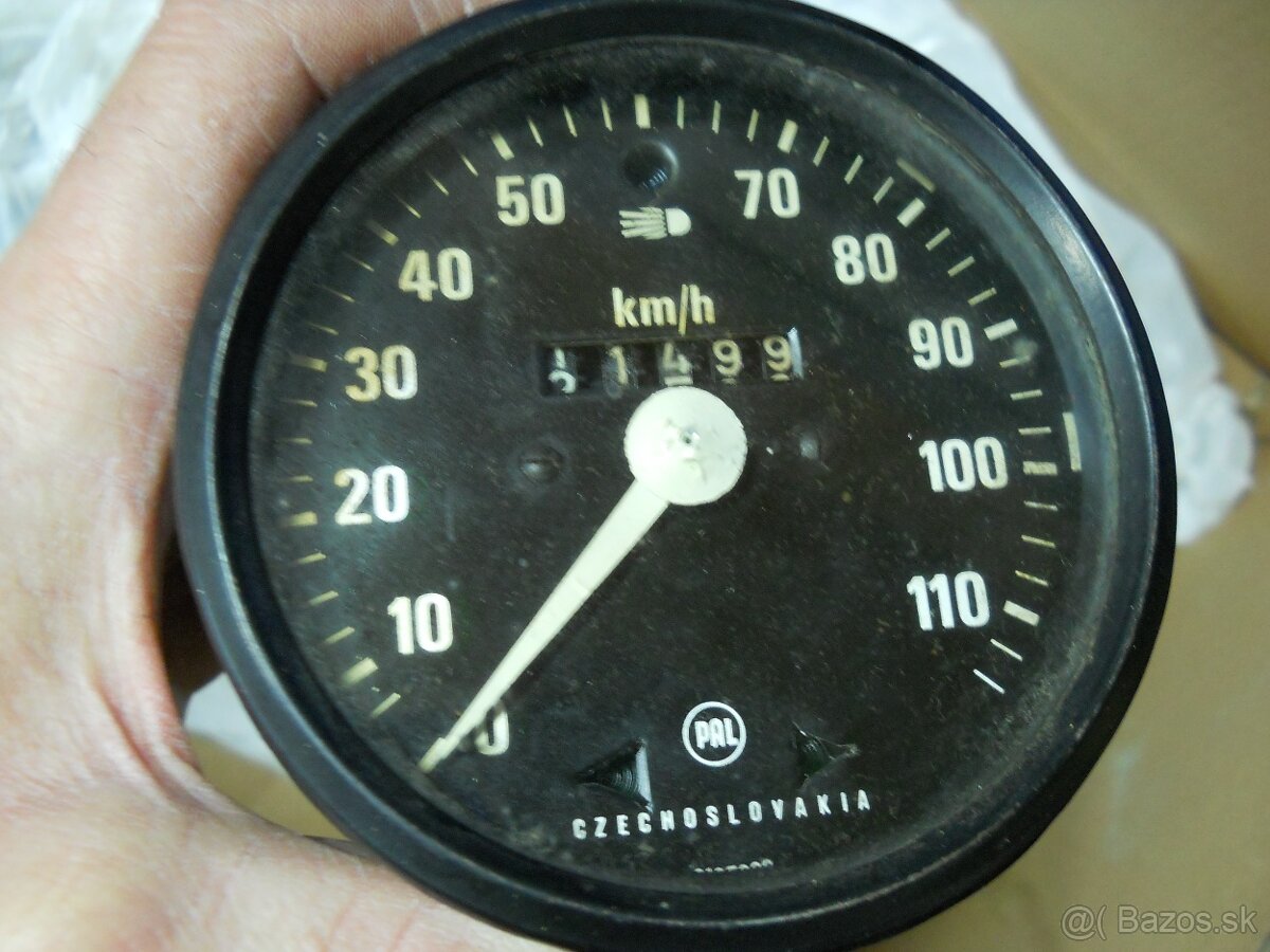Používaný tachometer AVIA