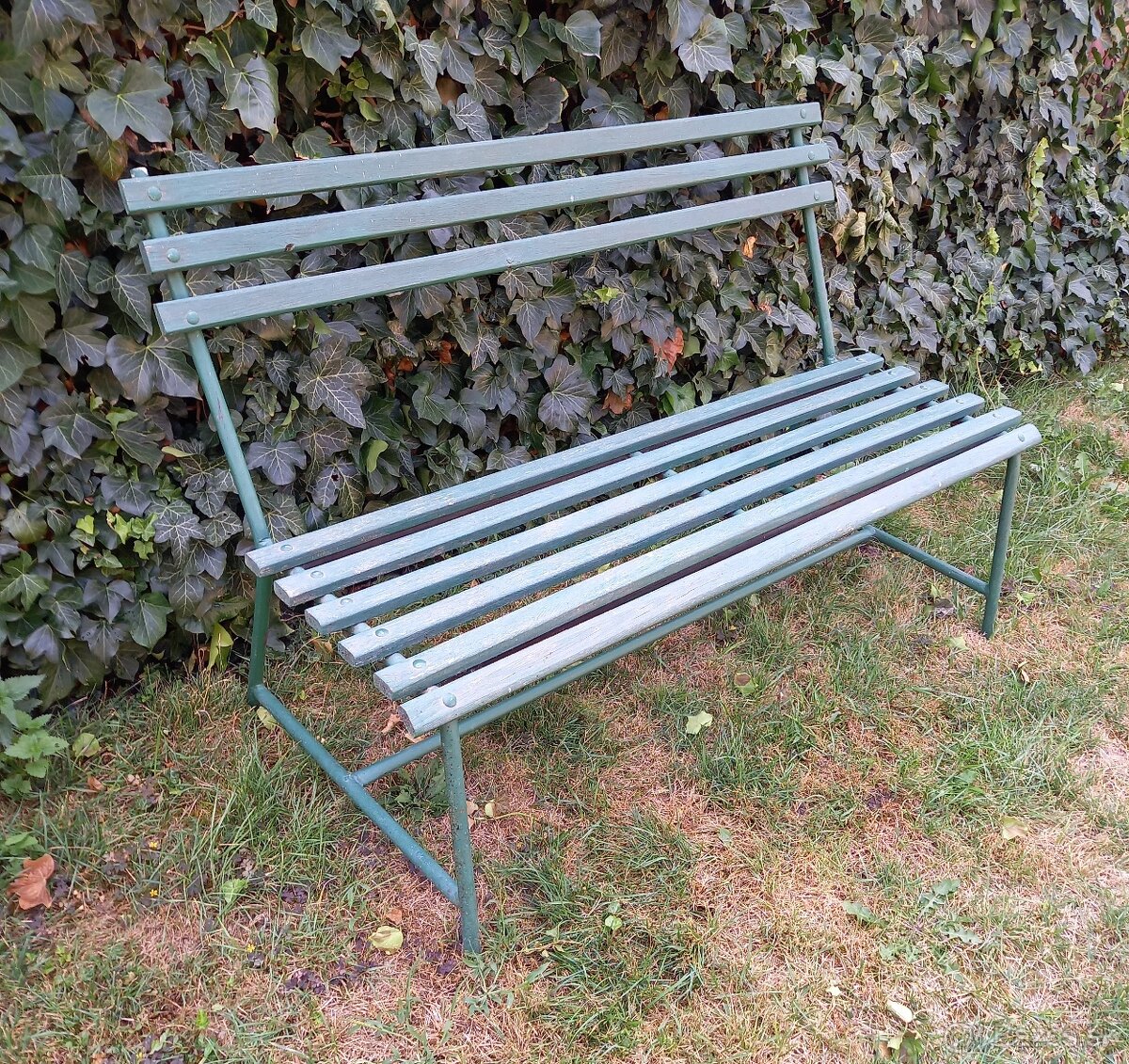 Lavica do záhrady