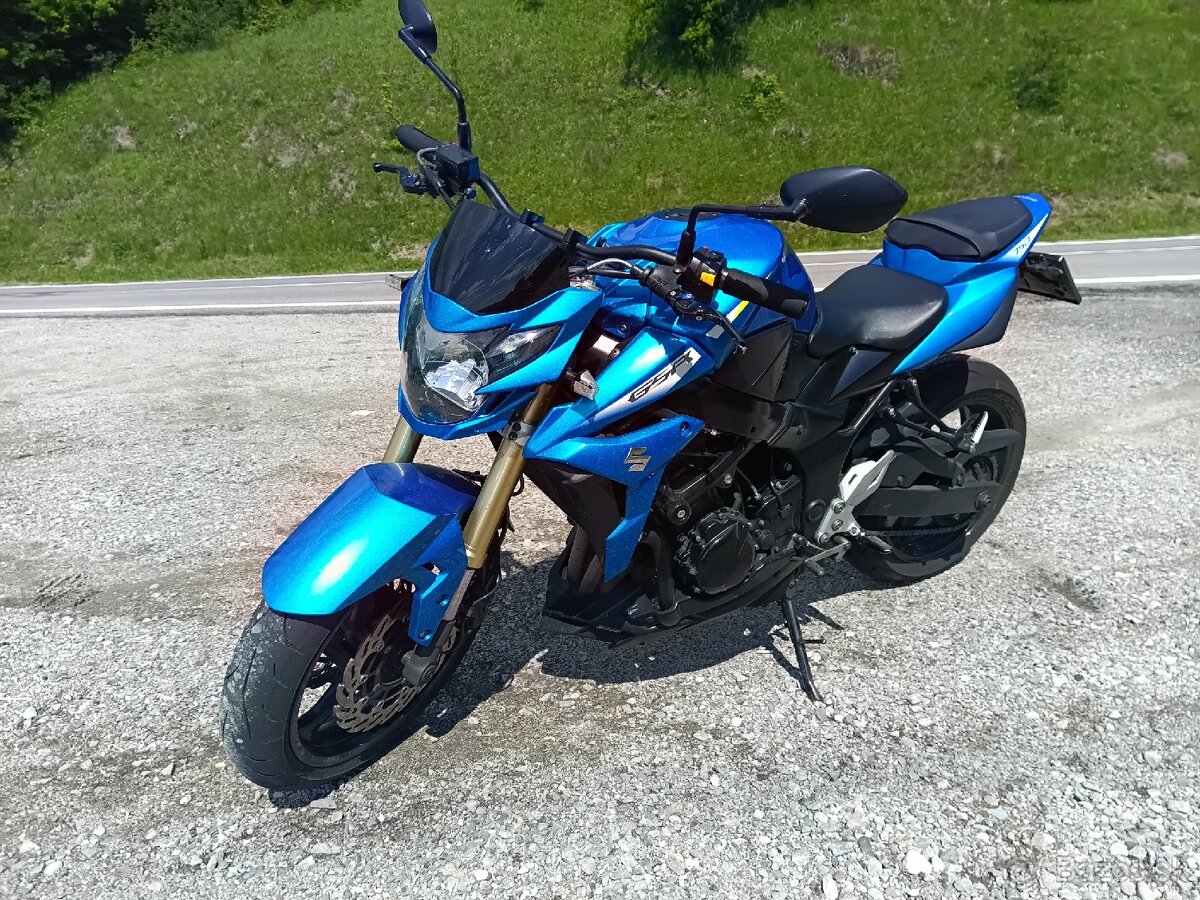 Suzuki GSR 750 2012