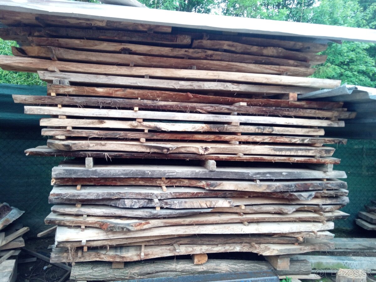 predám suché čerešňové fošne rôzne šírky. hrobka 6cm dĺžka 2