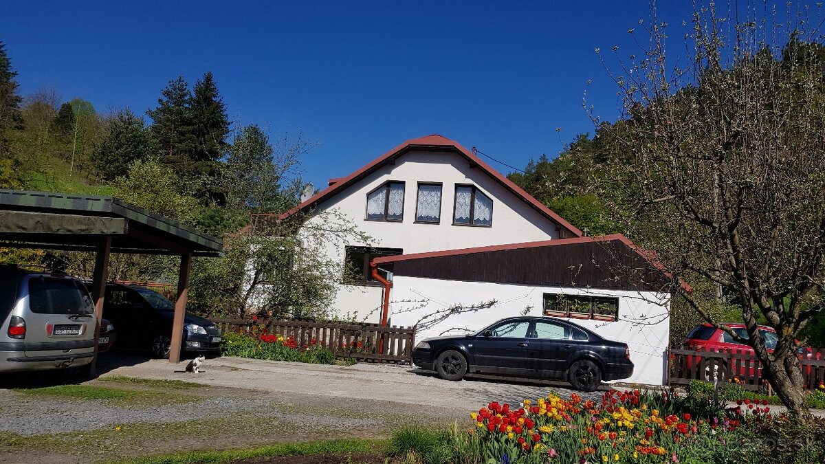 V centre B. Bystrice dom s pozemkom