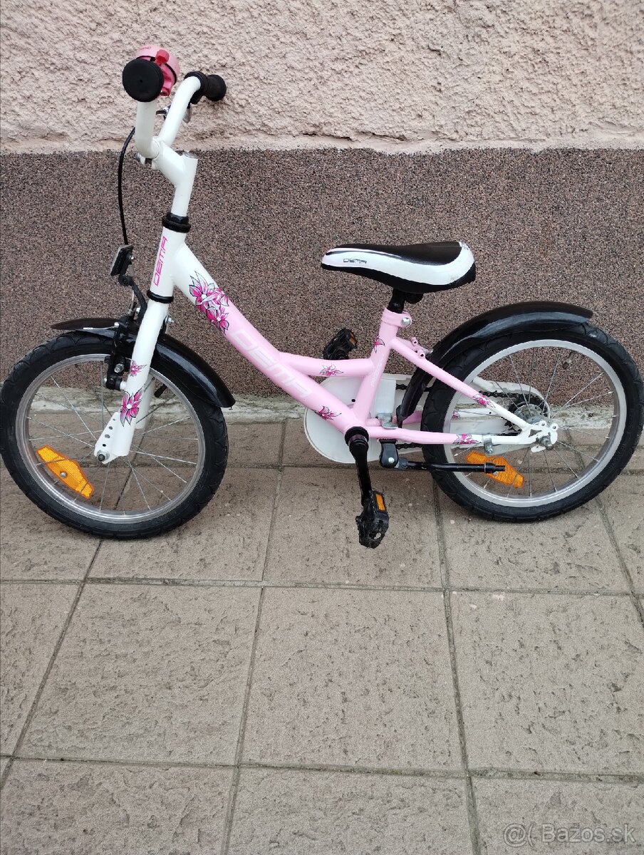 Dema drobec 16