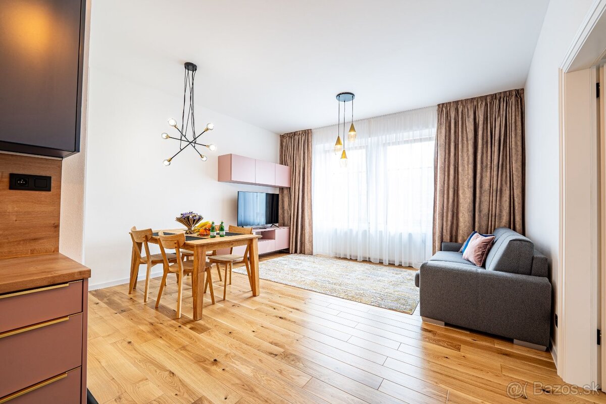 2 i byt ELIS v staromeštianskom dome LISABETH RESIDENCE