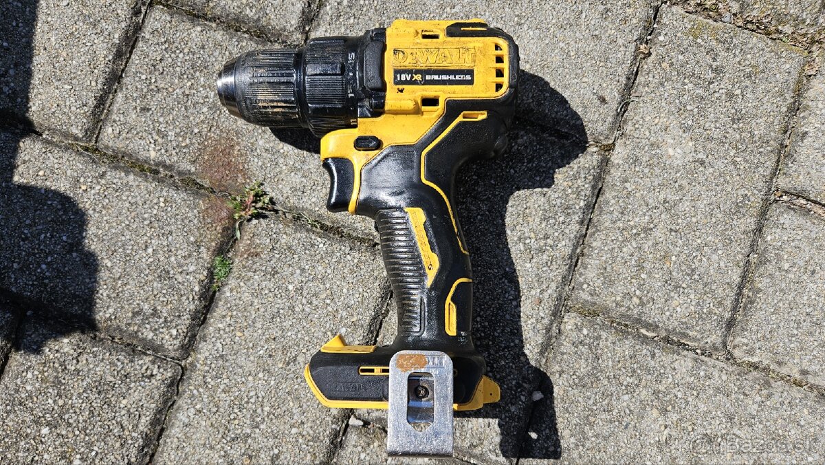 Aku vrtaci skrutkovac Dewalt DCD708