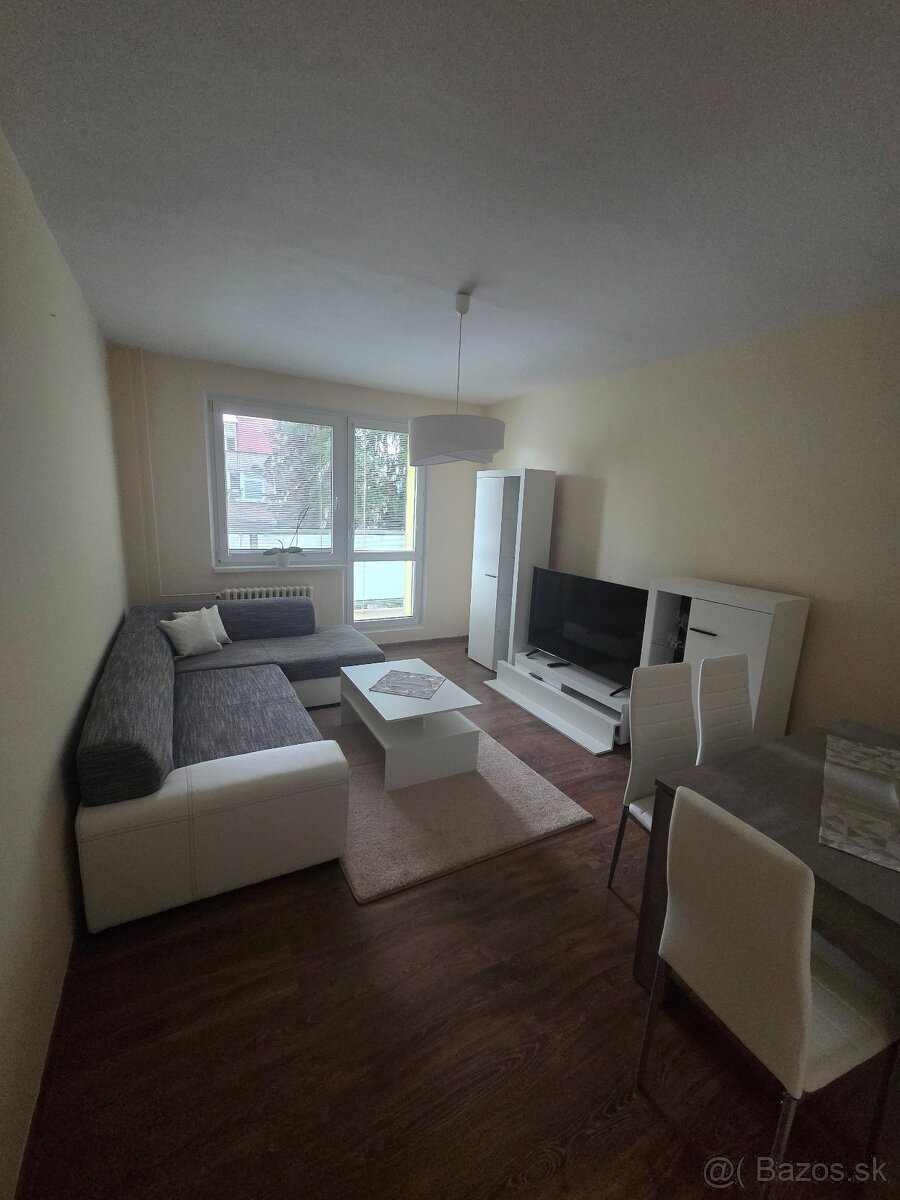 🏡Prenájom 2 izbového bytu blízko centra Rožňavy