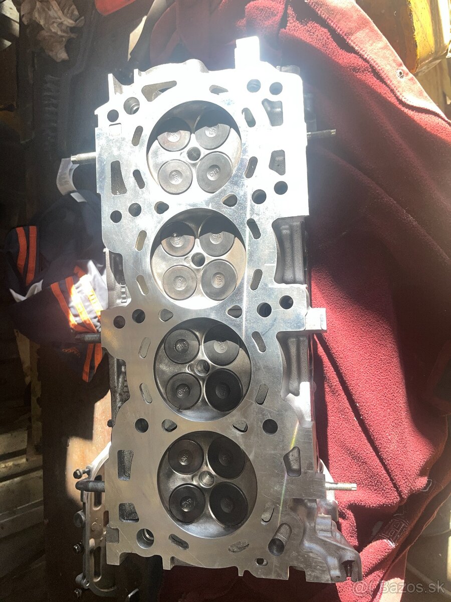 Hlava na motor Nissan QR20DE