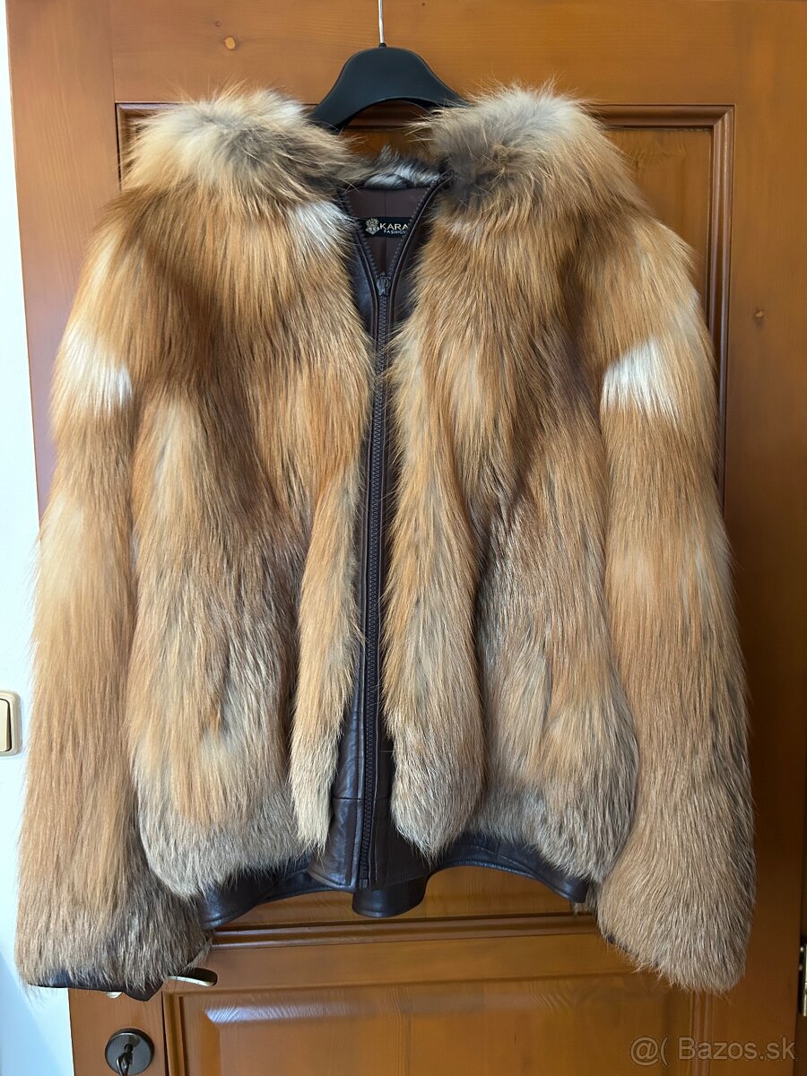 Pravý kožuch s kapucňou z líšky