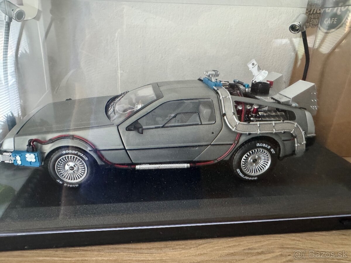 Delorean 1:18 hotwheels