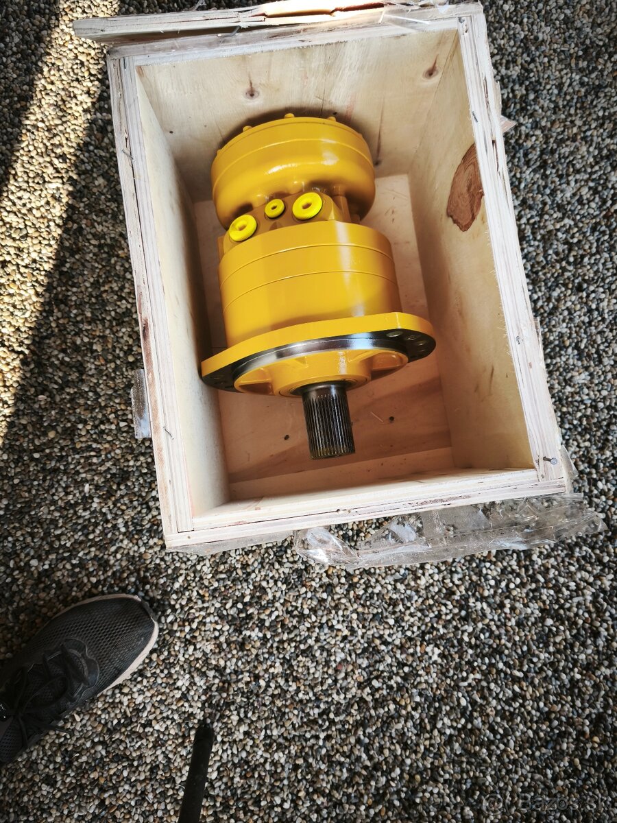 Nový hydromotor pojazdu CAT 226 B3.