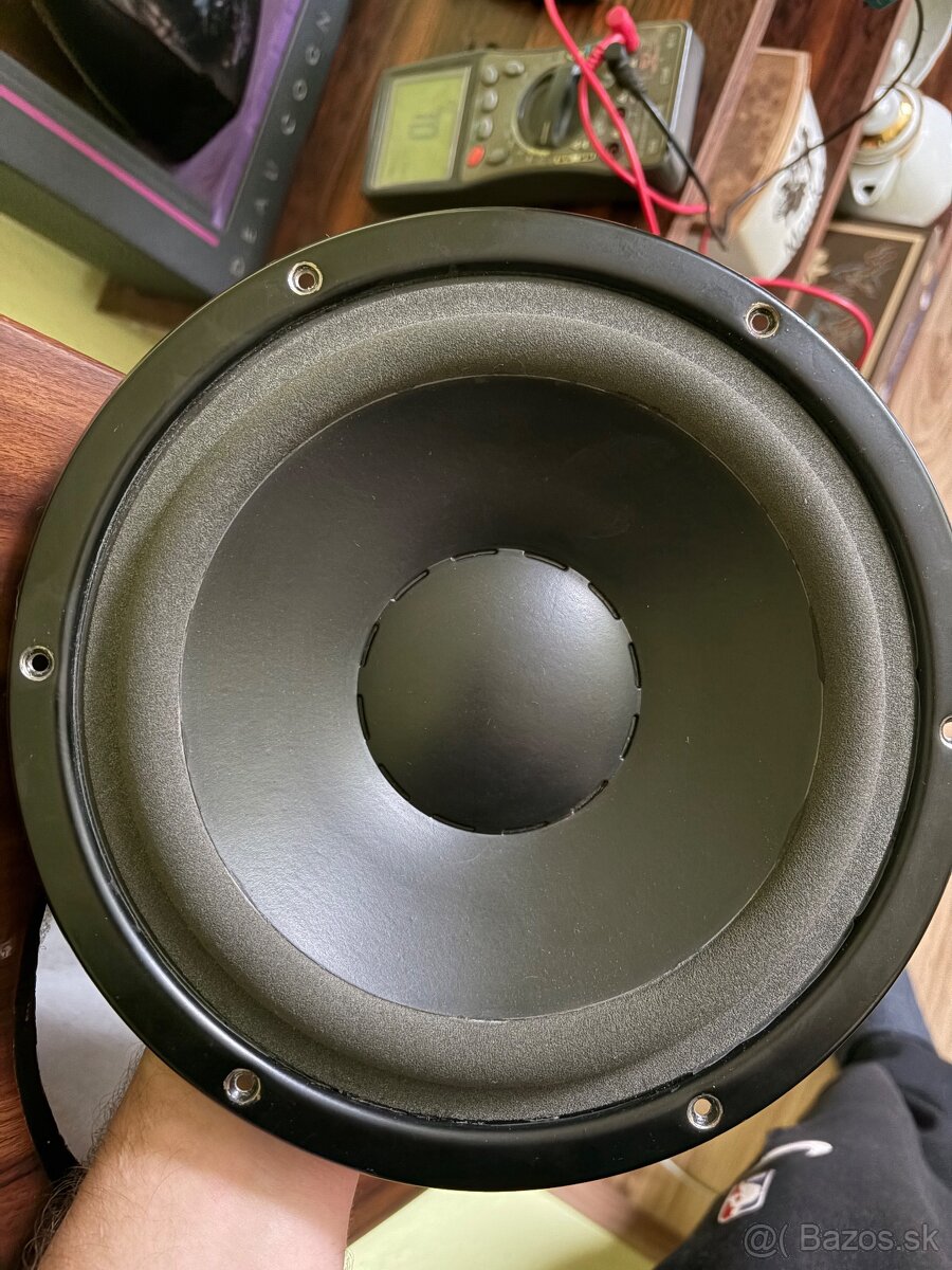 2x Dynaudio 24w75 (8 ohm)