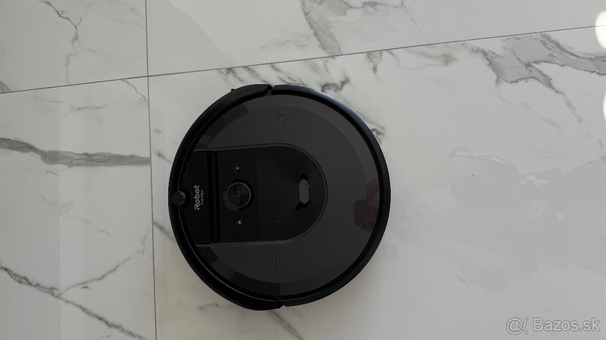 Irobot roomba i7 so stanicou