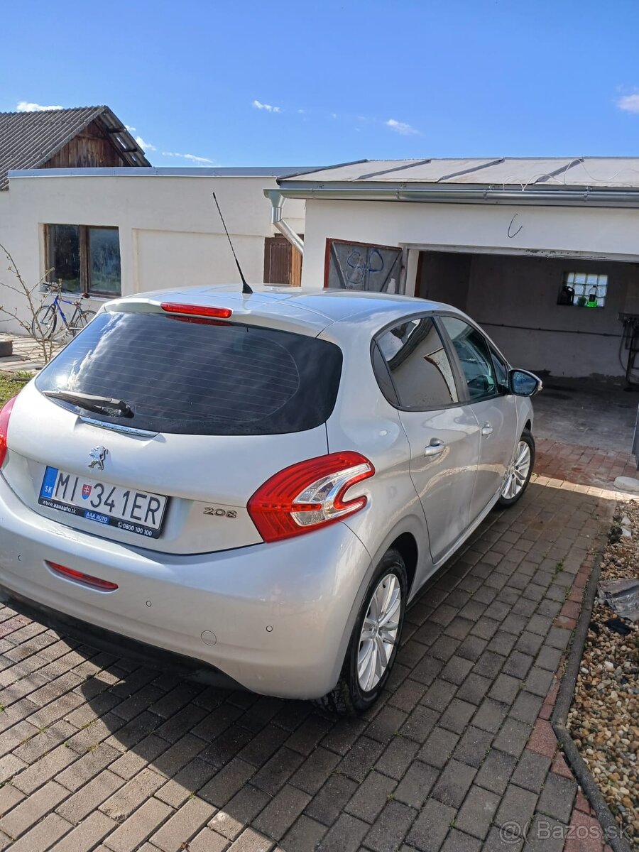 Peugeot 208