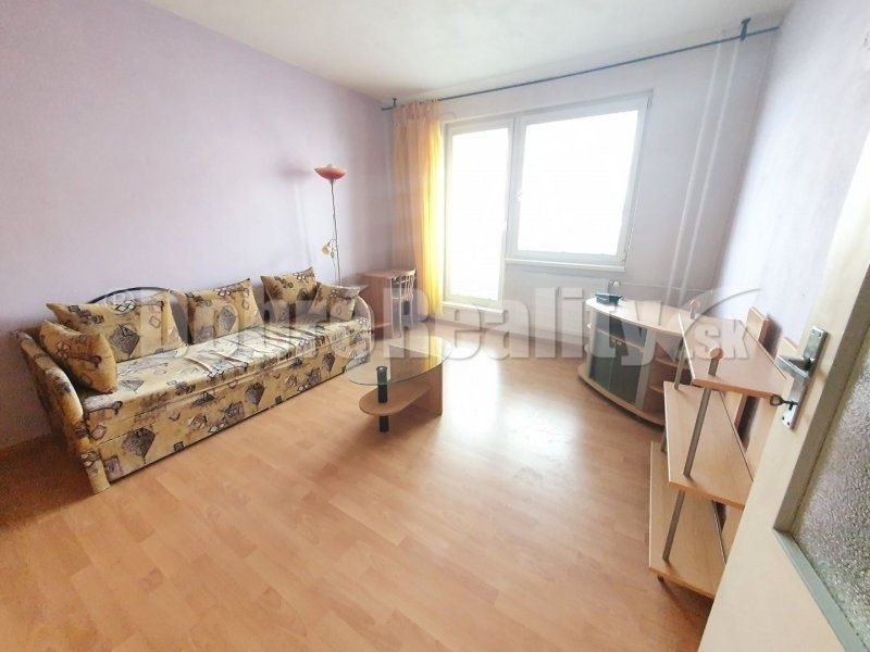 PRENÁJOM 1 izb.bytu v Nitre na Hlbokej s loggiou.