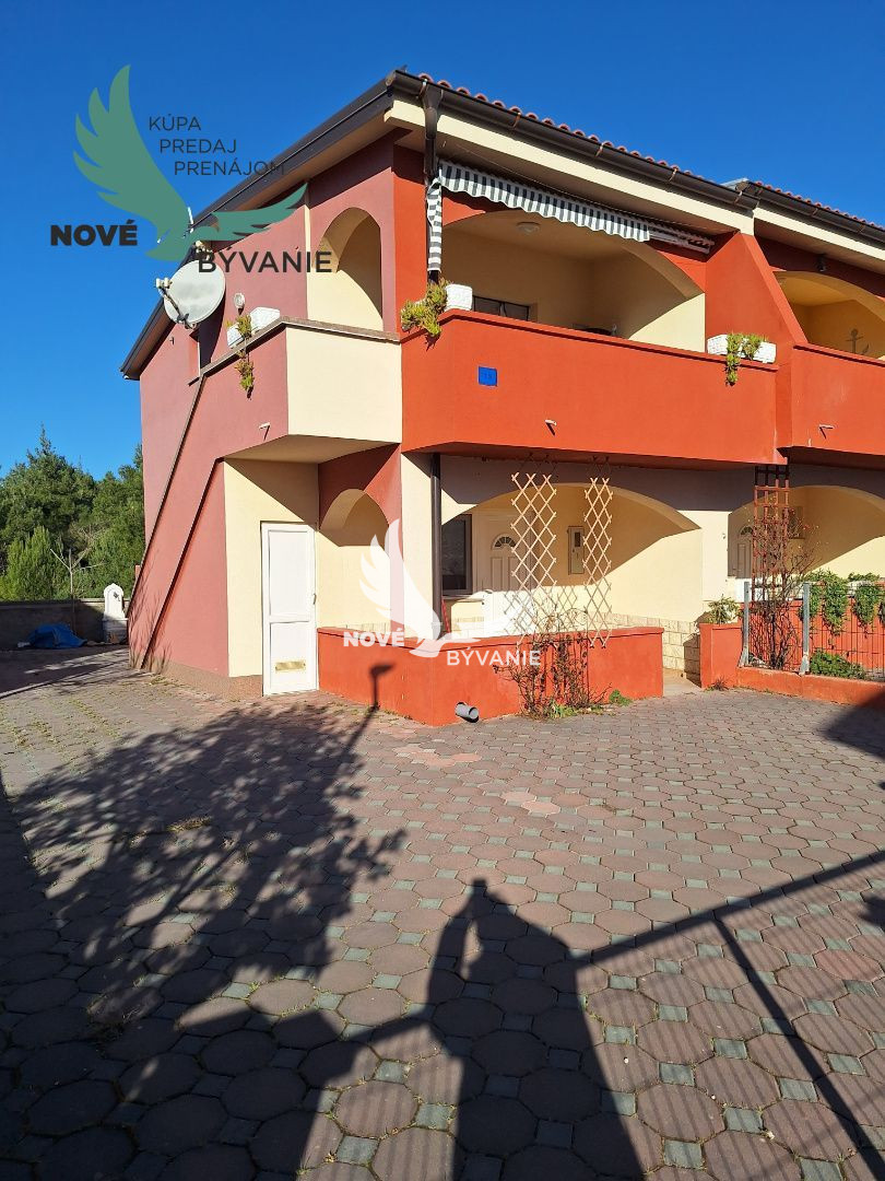 Na predaj apartmán s výhľadom na more v Chorvátsku