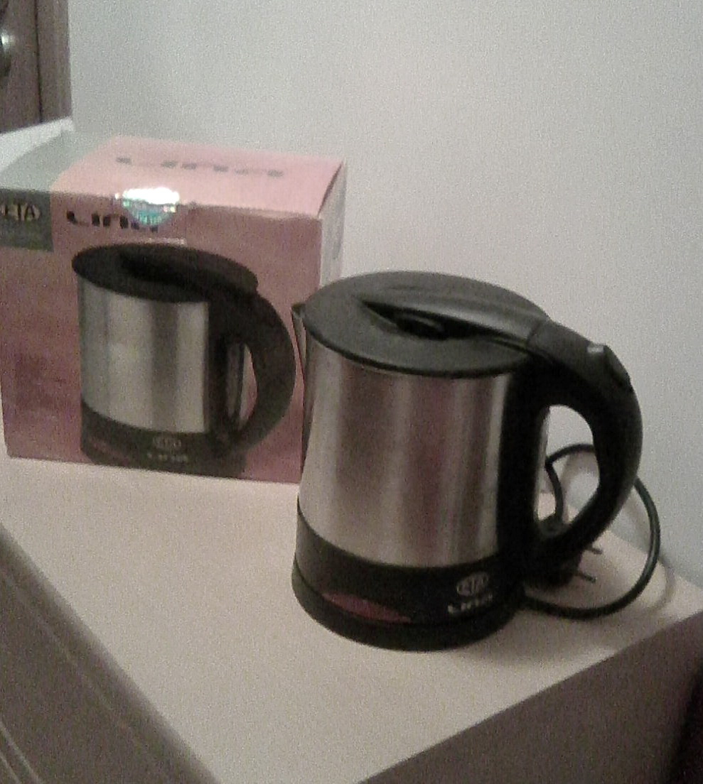 Rýchlovarná kanvica ETA - ako nová