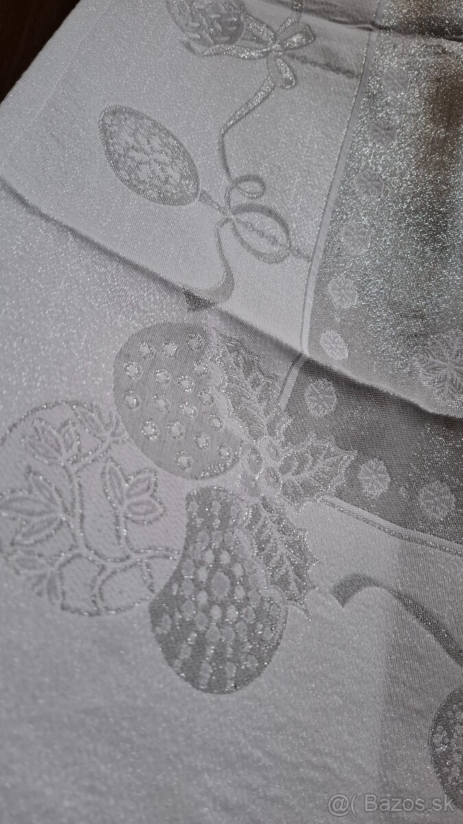 Vianočný strieborný obrus 1 x 1 m