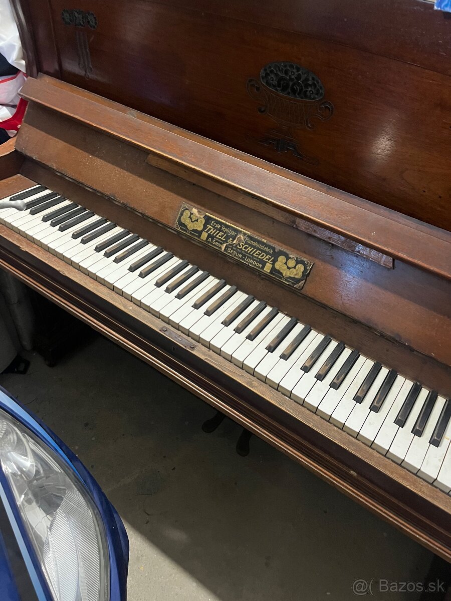 Piano klavír Thiel&schiedel