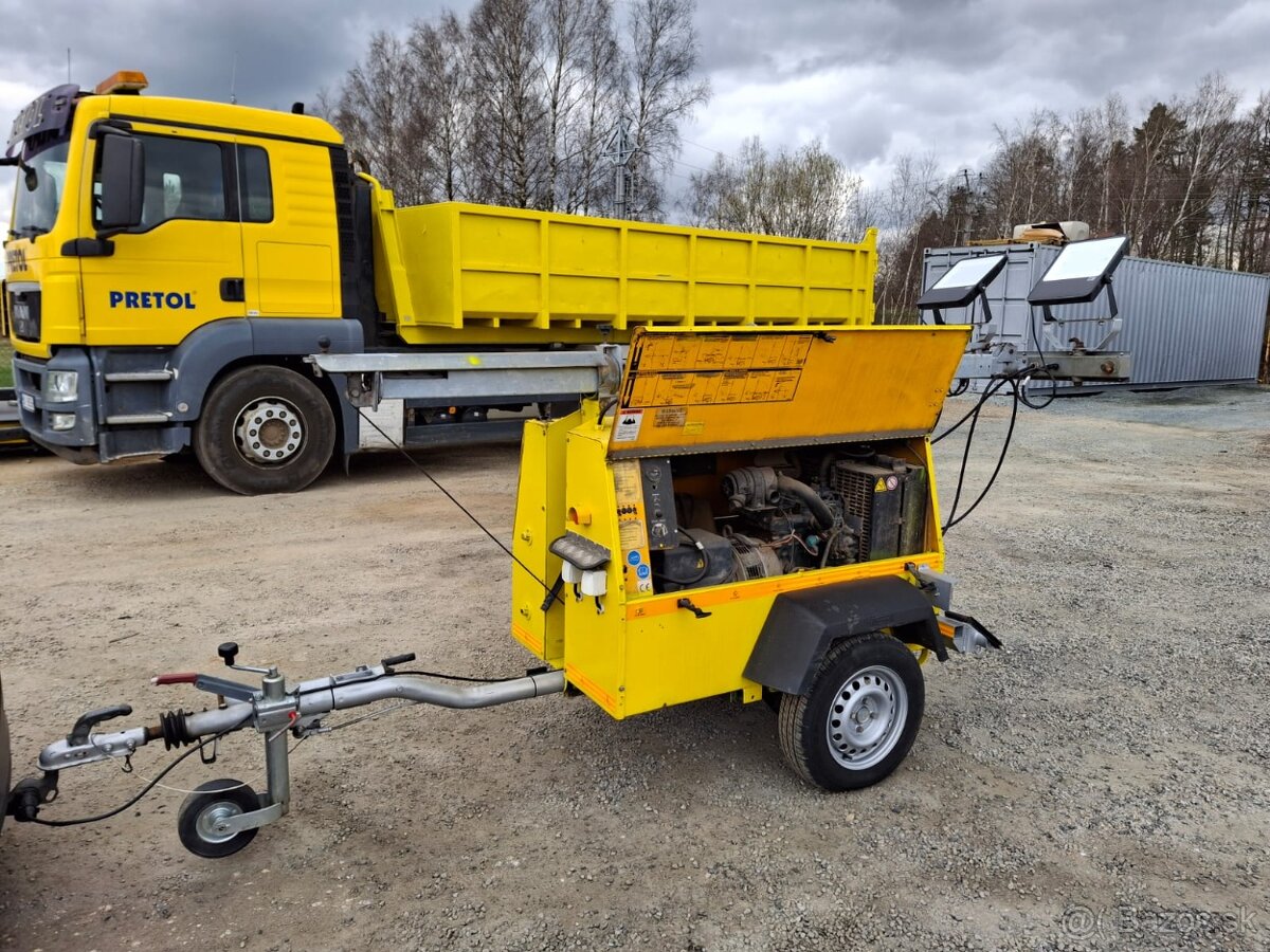 Elektrocentrála a osvětlovací stožár Kubota D905