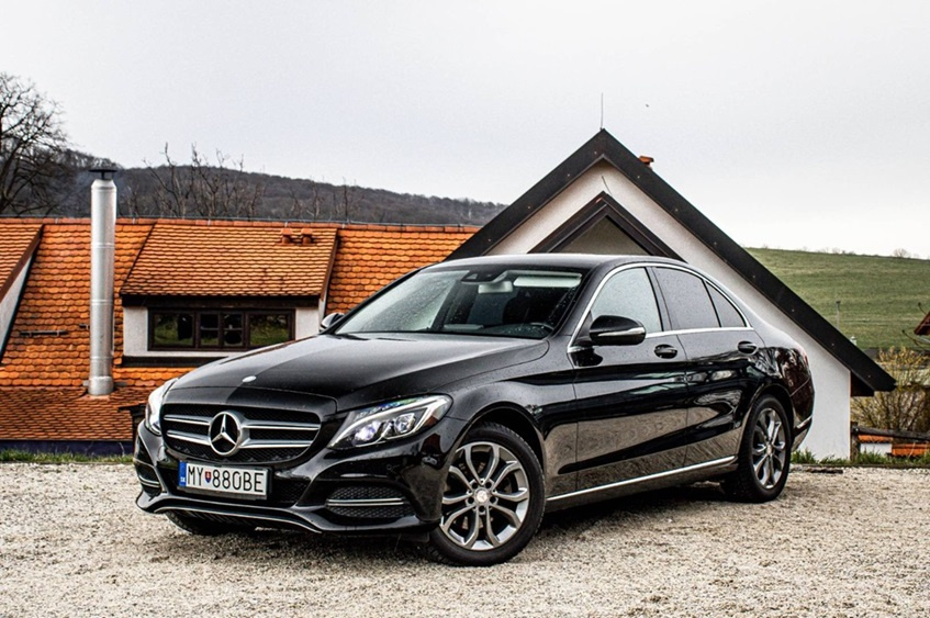 Mercedes-Benz C trieda Sedan 200