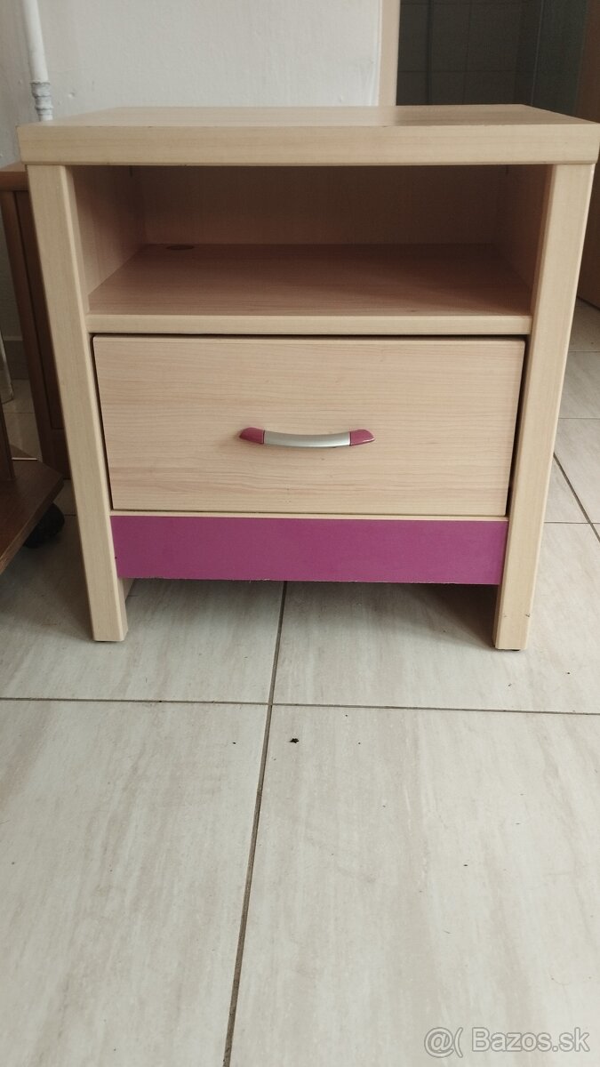 Nočný stolík