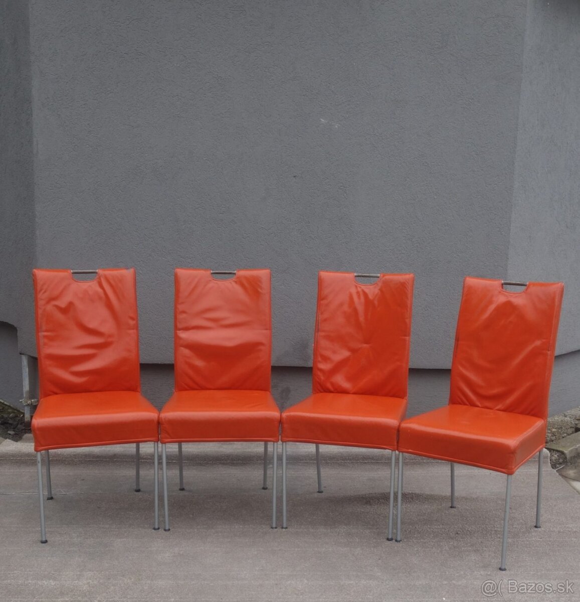 Stolička jedálenská – oranžová-cena za 1 ks.