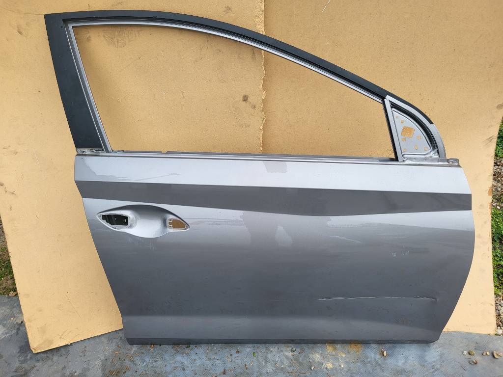 HYUNDAI BAYON PREDNÉ PRAVÉ DVERE