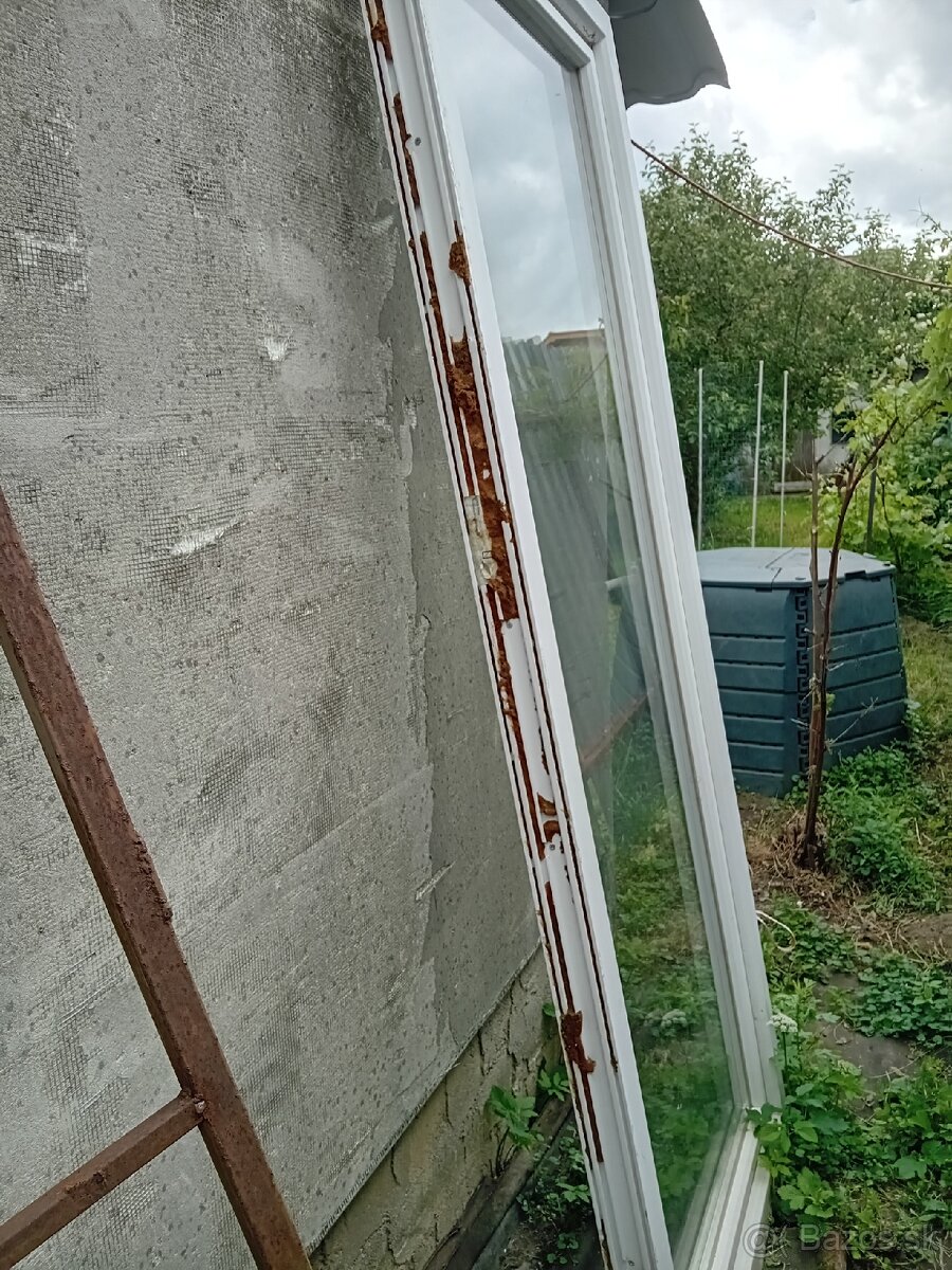 Balkónové dvere.
