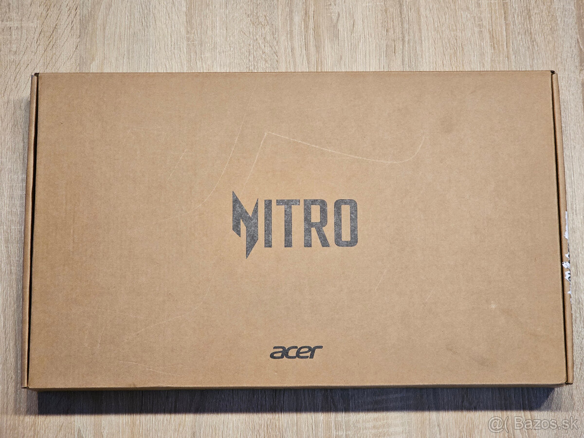Acer NITRO V 16 - Ryzen 8845HS/RTX 4060/16GB RAM