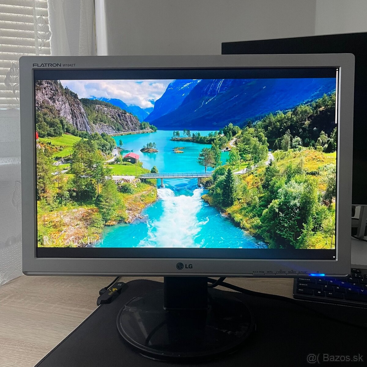 Monitor LG 19''