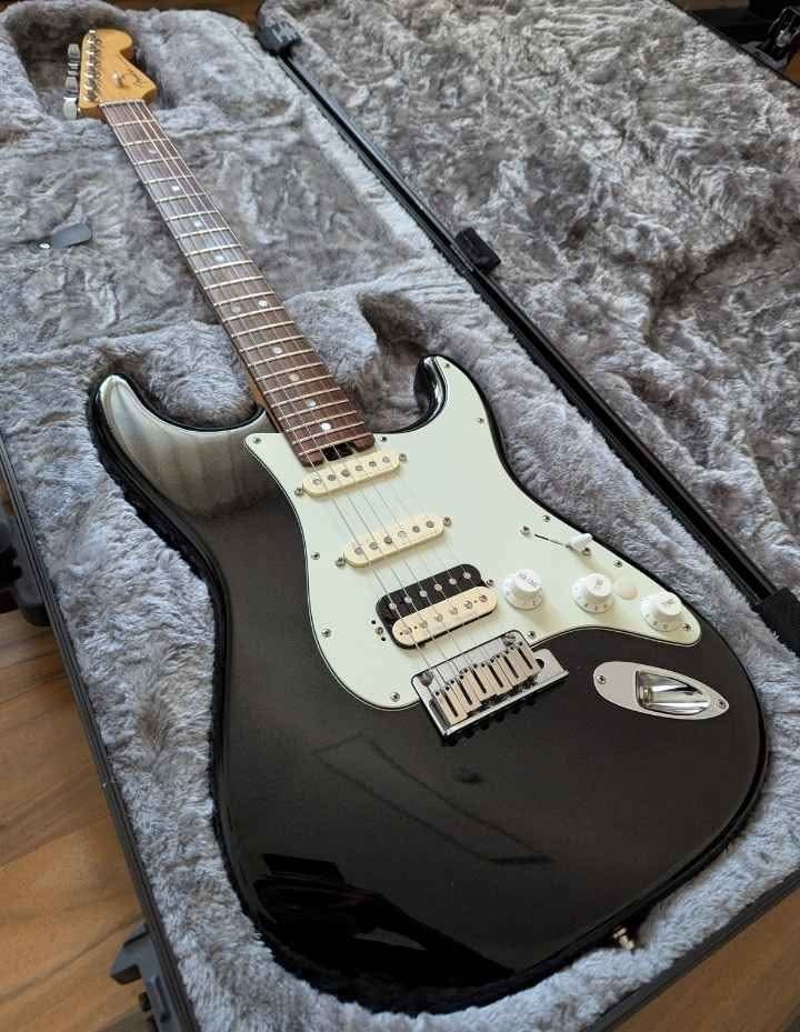 Fender American Elite Stratocaster HSS Mystic Black + kufor