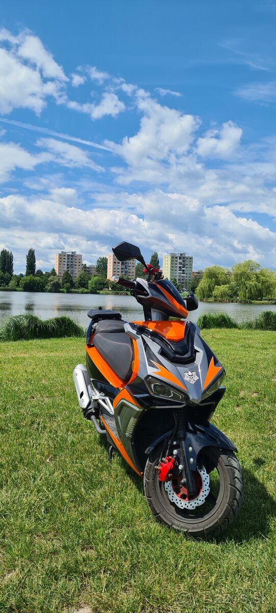 Adamoto Fast 125 A9