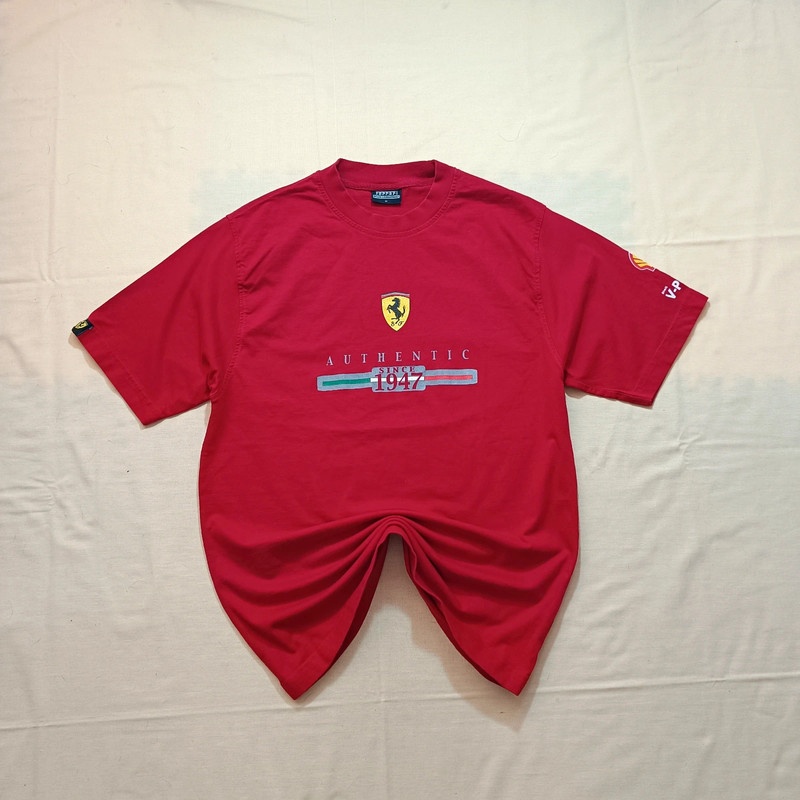 Vintage 90s Ferrari červené tričko s potlačou formula F1 M