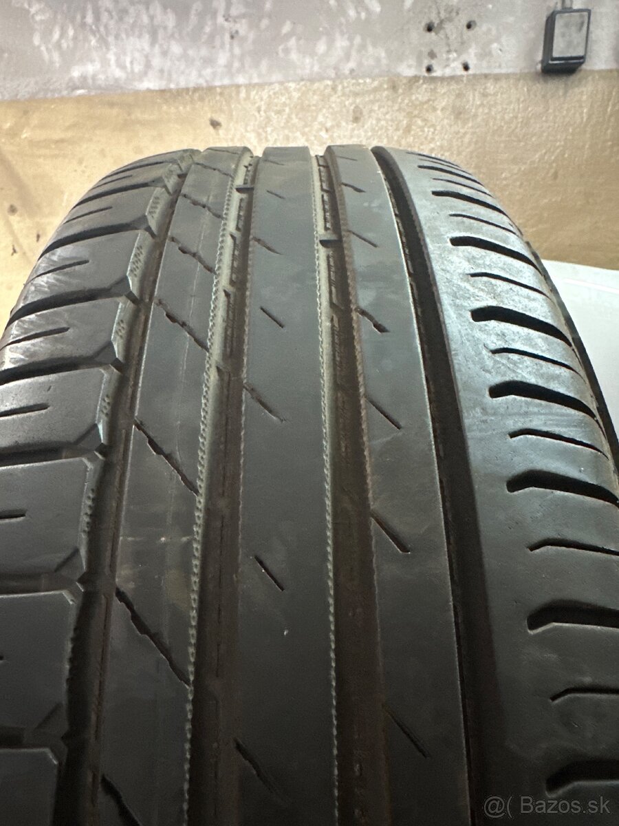 215/65R16