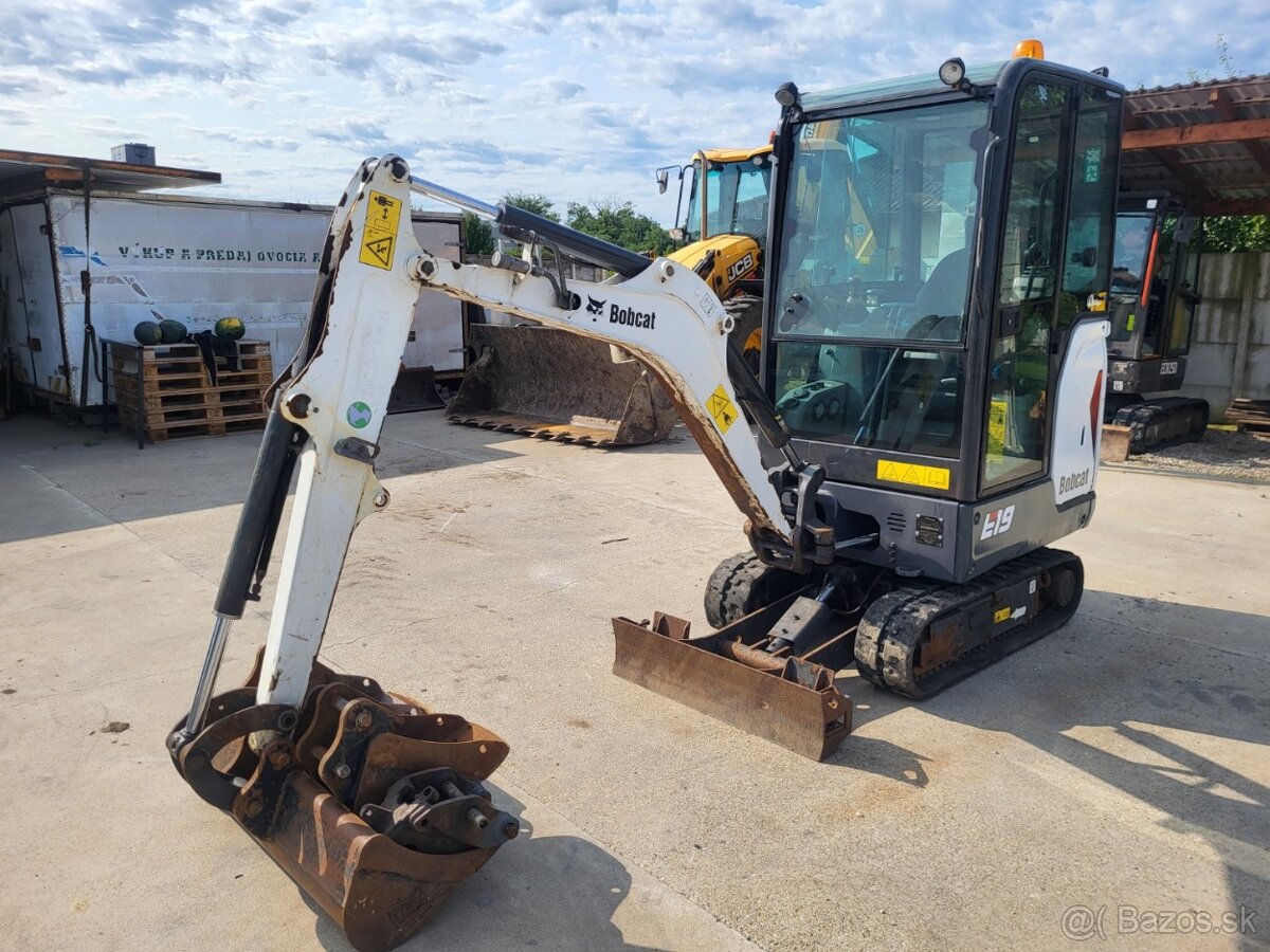 BOBCAT E19