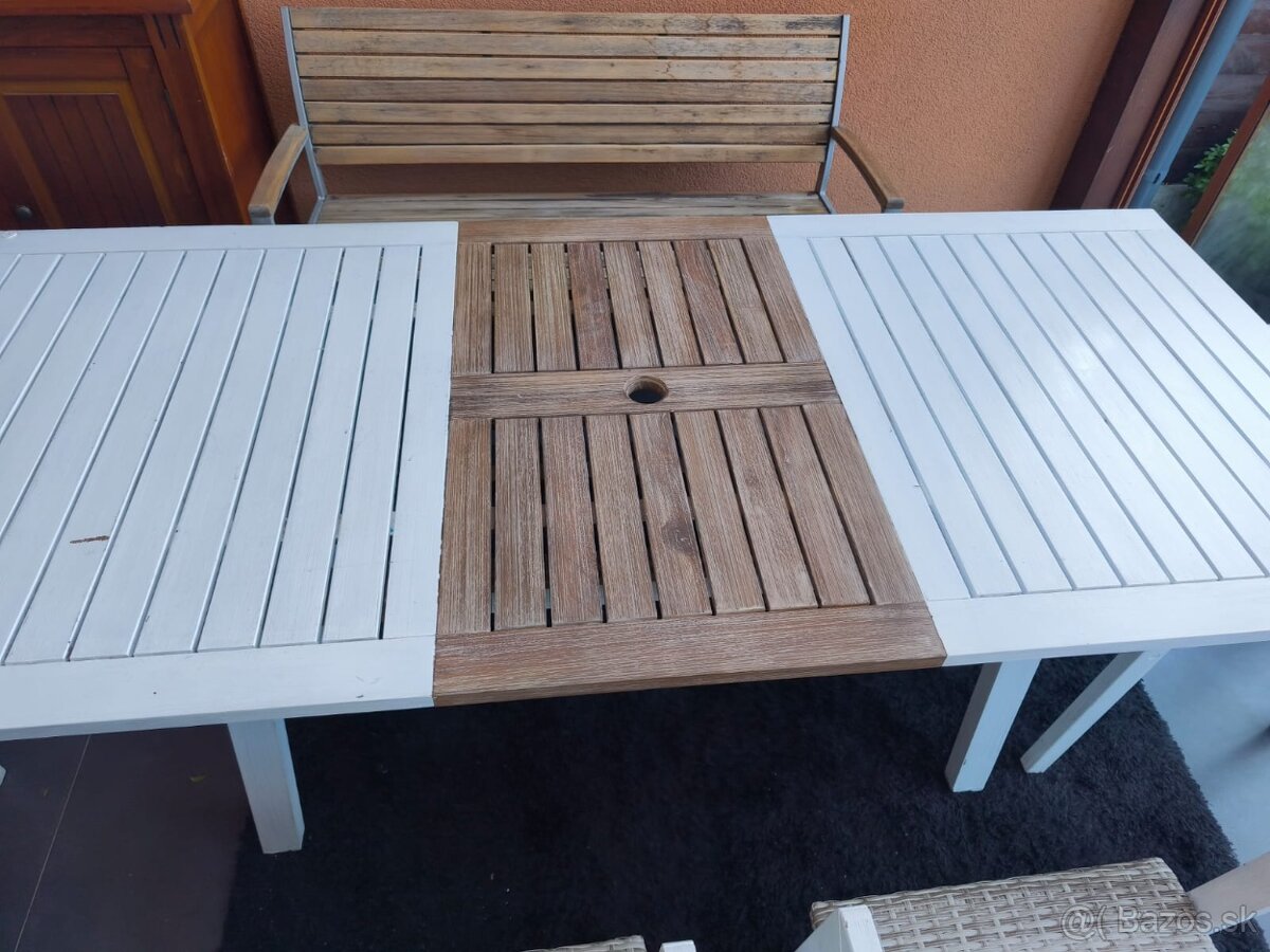 Záhradný nábytok