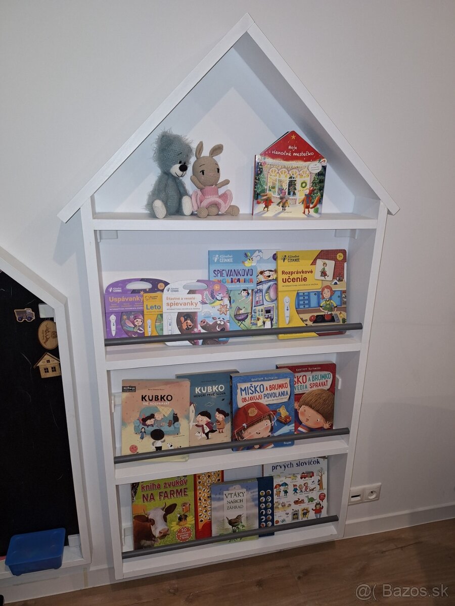 Montessori knižnica – ručne vyrobená z dreva 🌿