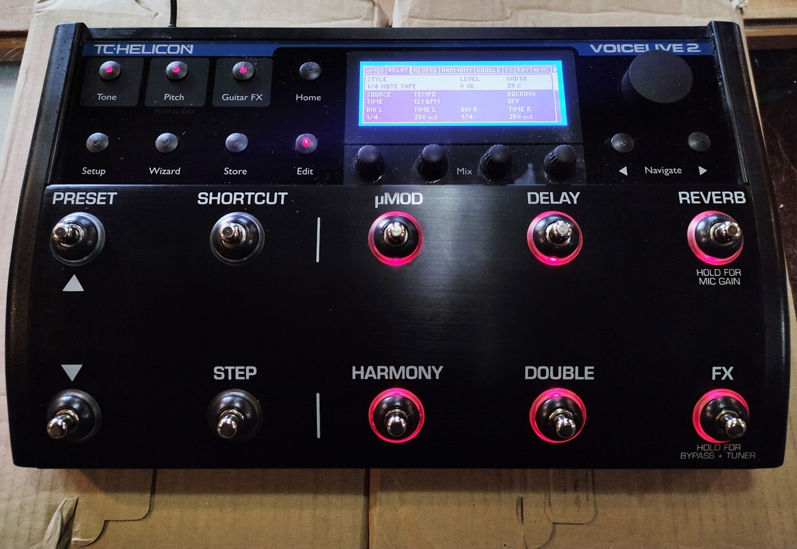 TC Helicon Voicelive 2 - spevový multiefekt procesor