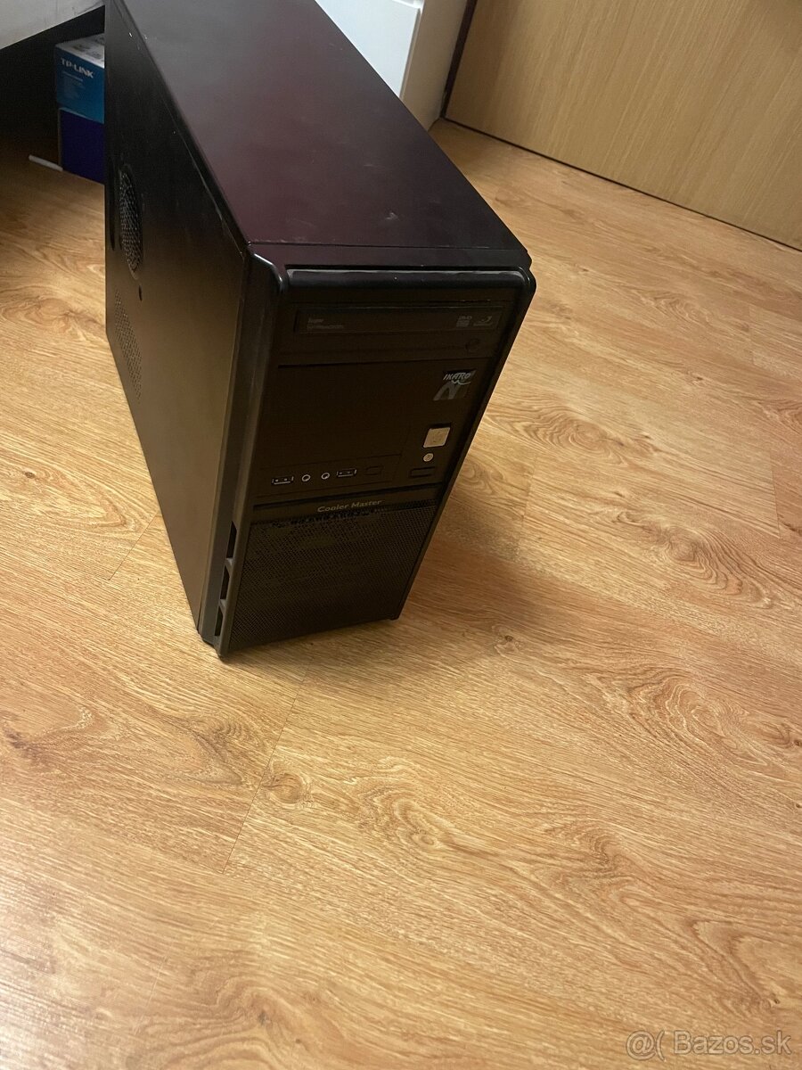 Predám pocitac Asus