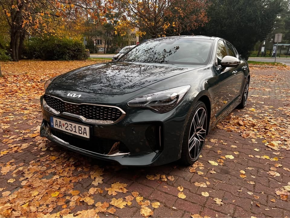 STINGER 3.3 BENZÍN 272KW 4X4
