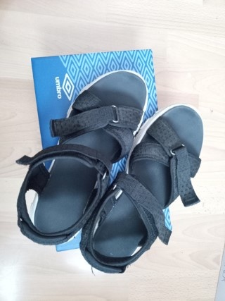 Sandále zn. UMBRO čierne veľ.39