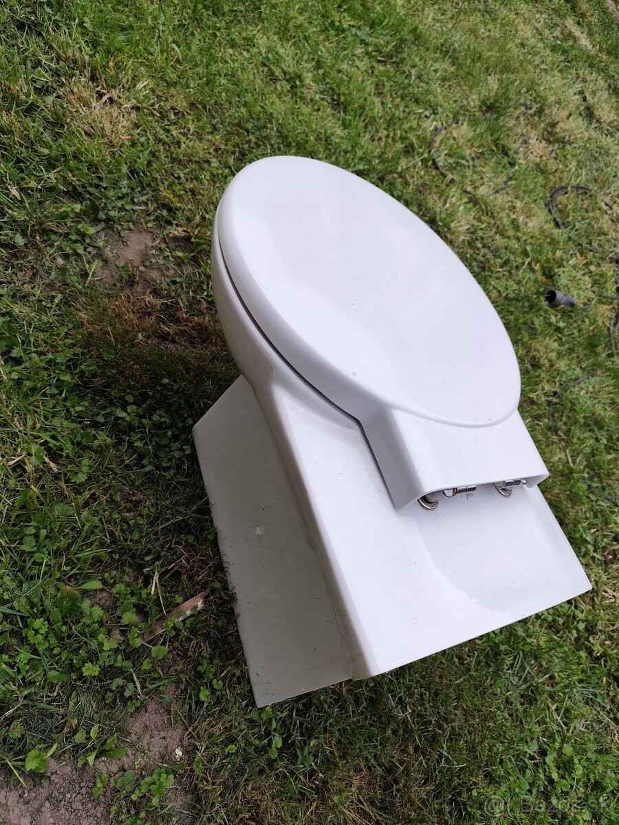 Wc misa závesná