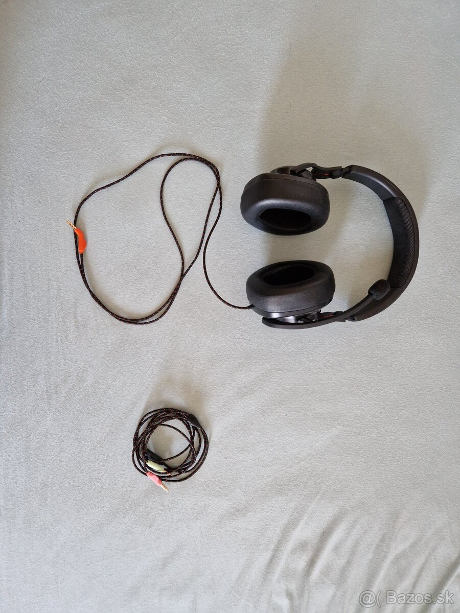 Sluchadlá JBL Quantum 200