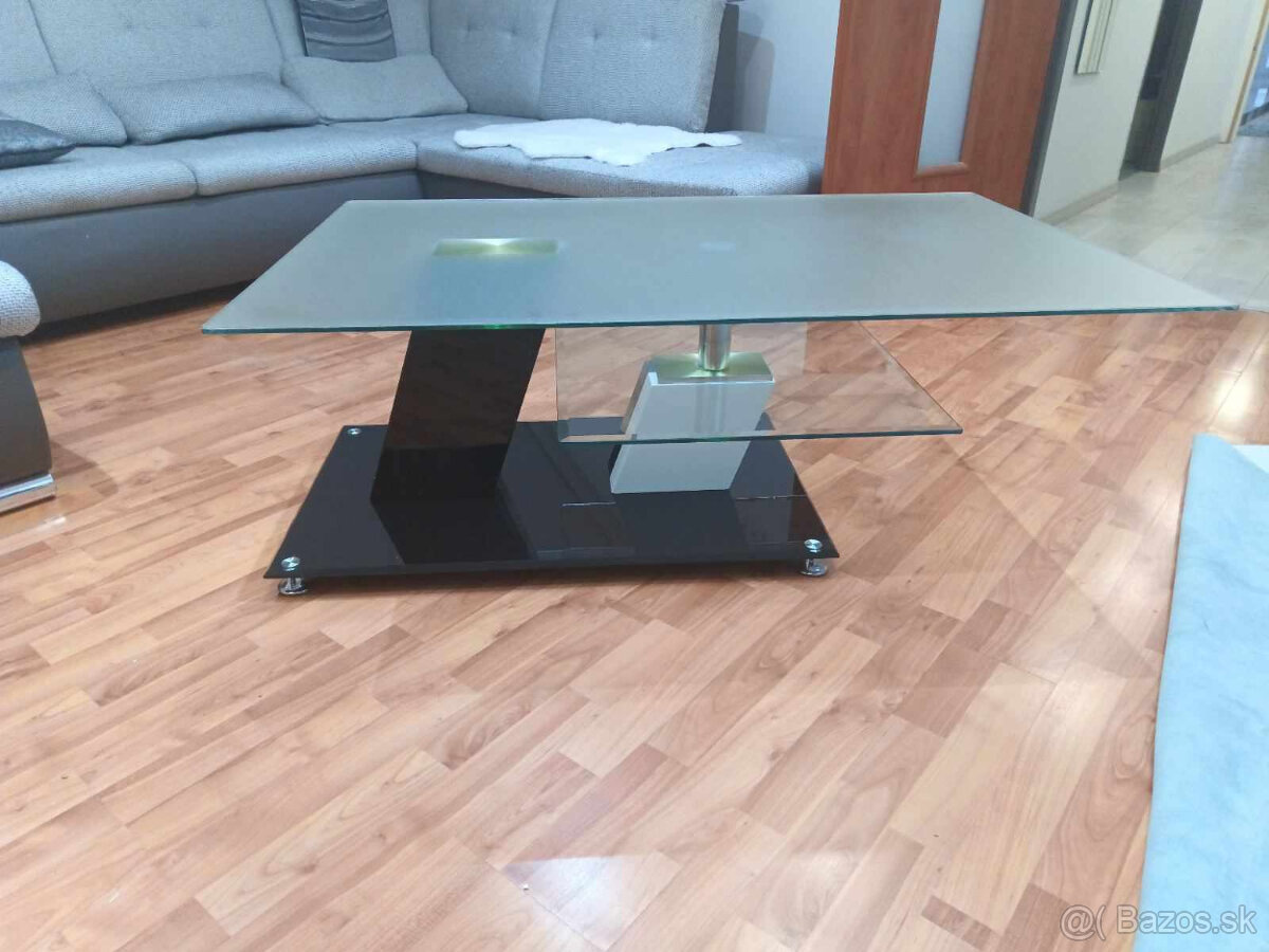 Konferenčný stôl