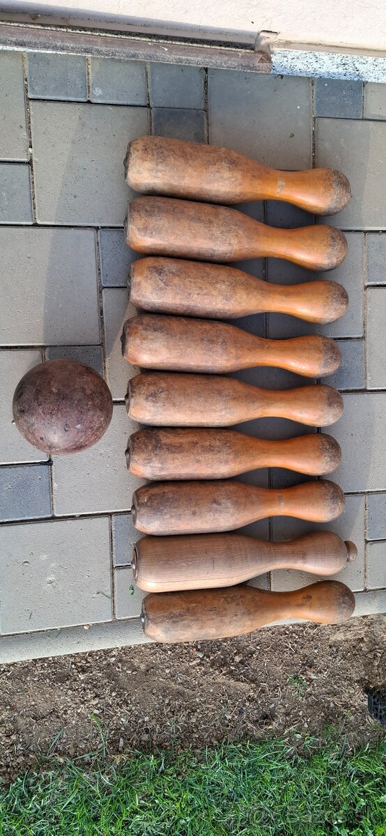 🪵 Starý drevený kolkový set